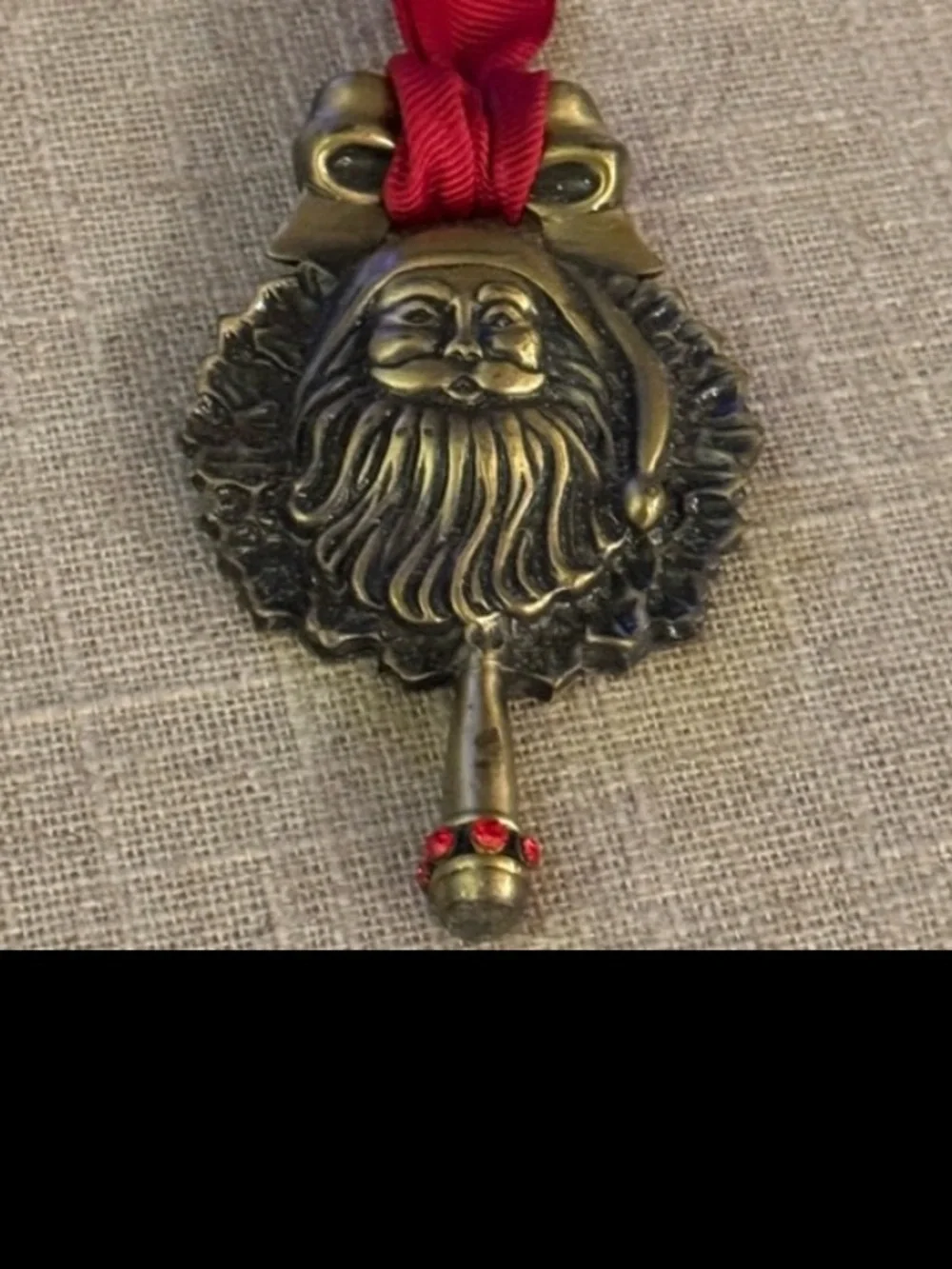 MAGIC KEY for SANTA no fireplace? hang this outside your door knob for Santa